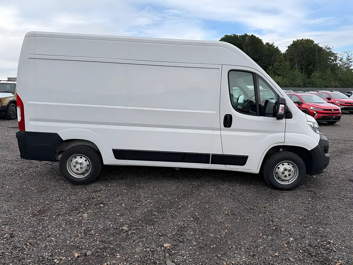 Used 2023 Citroen Relay Enterprise Edition White - Interior and Exterior details 7