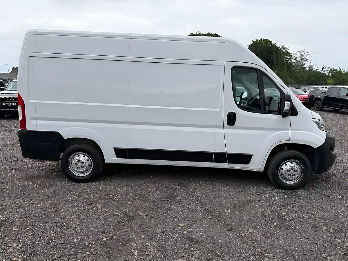 Used 2023 Citroen Relay Enterprise Edition White - Interior and Exterior details 8
