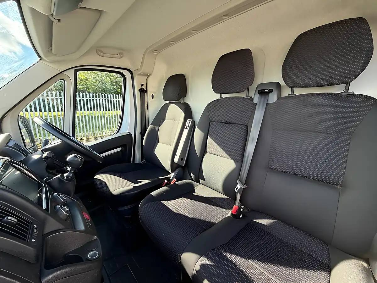 Used 2023 Citroen Relay Enterprise Edition White - Interior and Exterior details 12