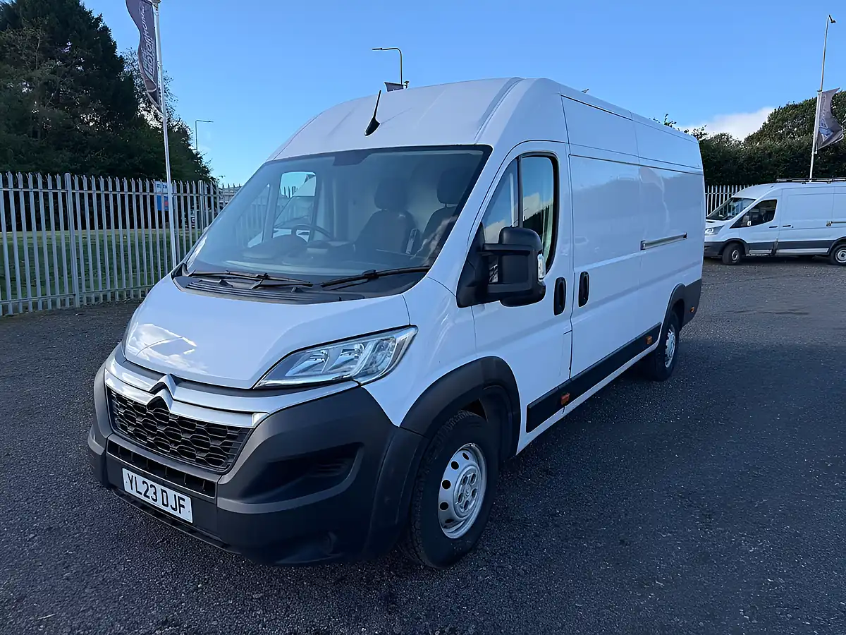 Used 2023 Citroen Relay Enterprise Edition White - Interior and Exterior details 3