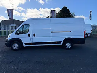 Used 2023 Citroen Relay Enterprise Edition White - Interior and Exterior details 4
