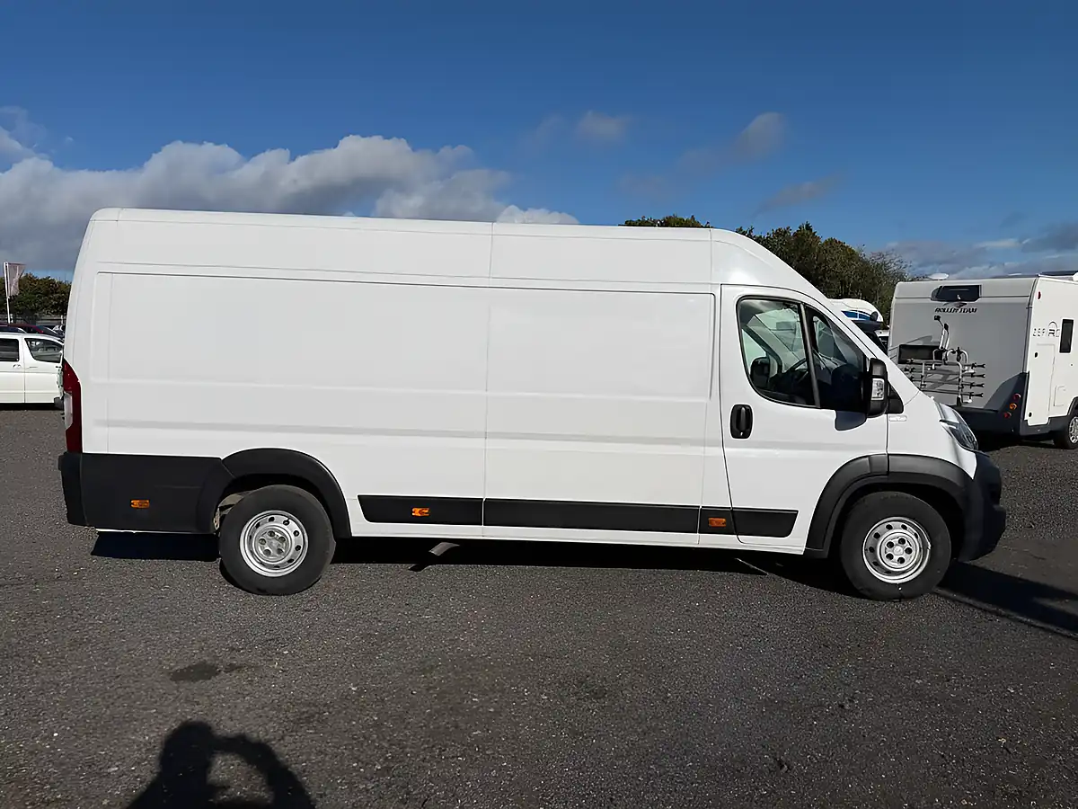 Used 2023 Citroen Relay Enterprise Edition White - Interior and Exterior details 8