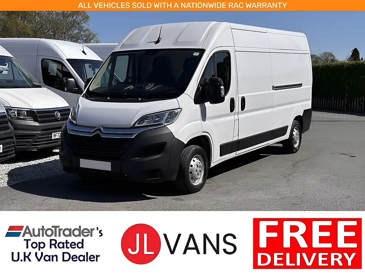 Used 2023 Citroen Relay Enterprise Icy White - Front View