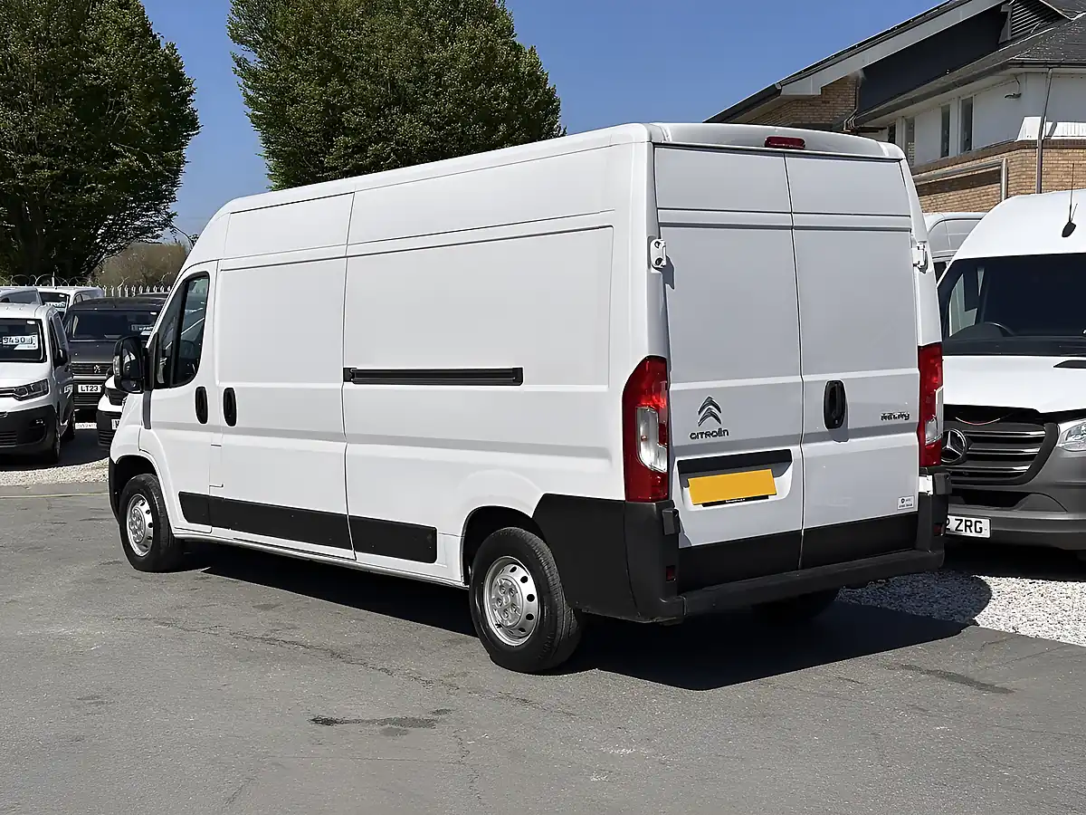 Used 2023 Citroen Relay Enterprise Icy White - Interior and Exterior details 10