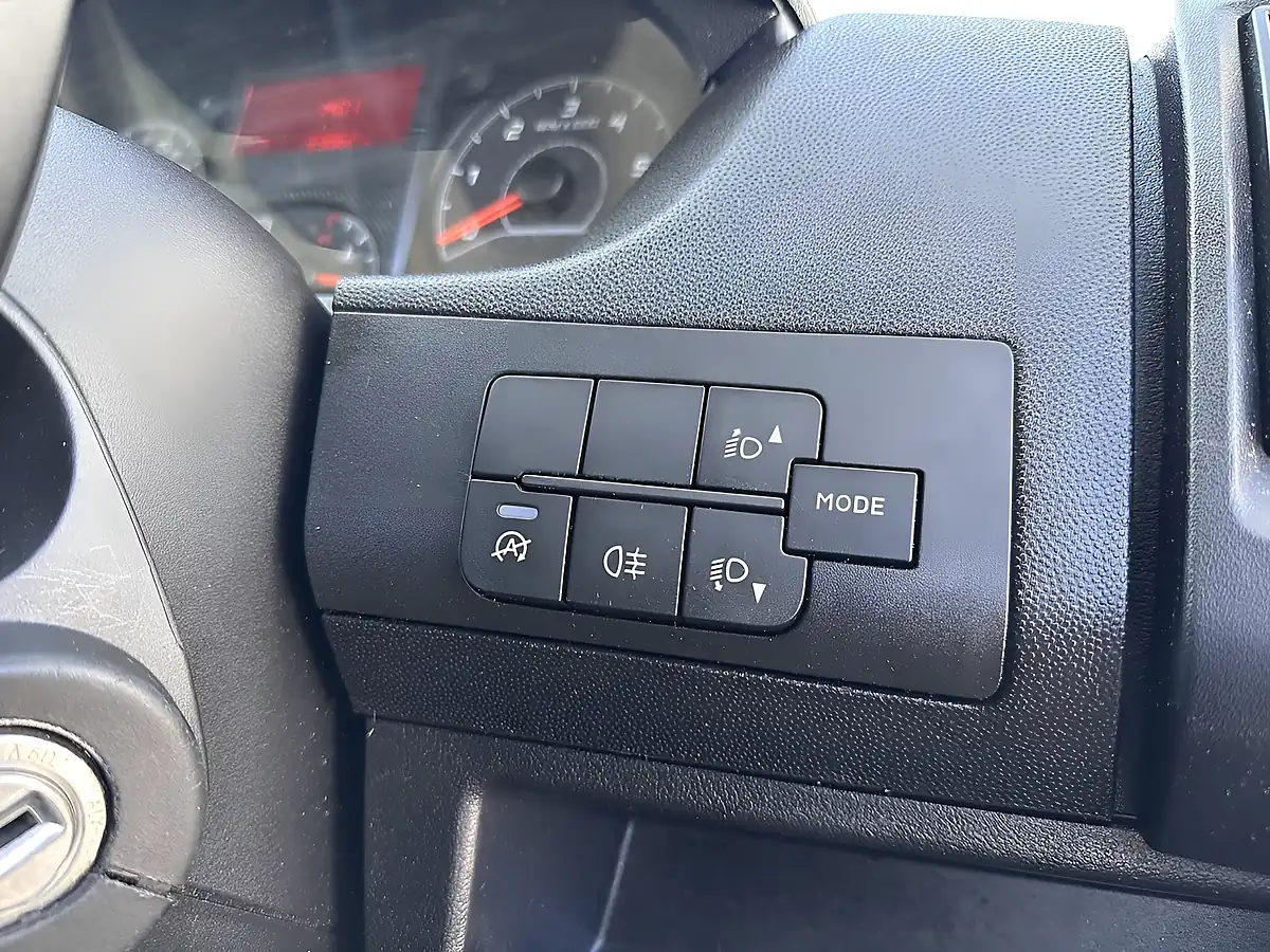 Used 2023 Citroen Relay Enterprise Icy White - Interior and Exterior details 18