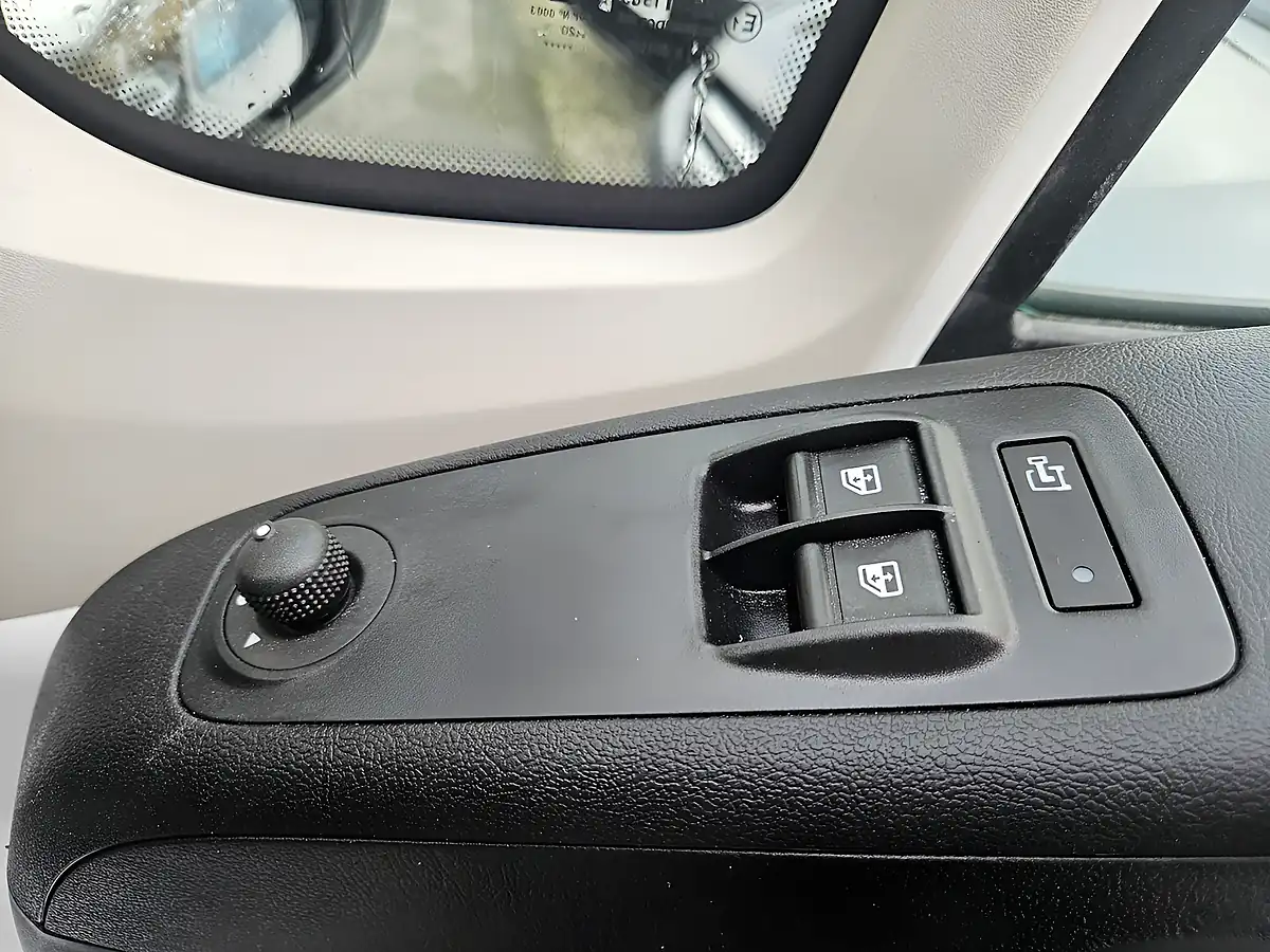Used 2023 Citroen Relay Enterprise Icy White - Interior and Exterior details 19
