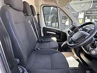 Used 2023 Citroen Relay Enterprise Icy White - Interior and Exterior details 5