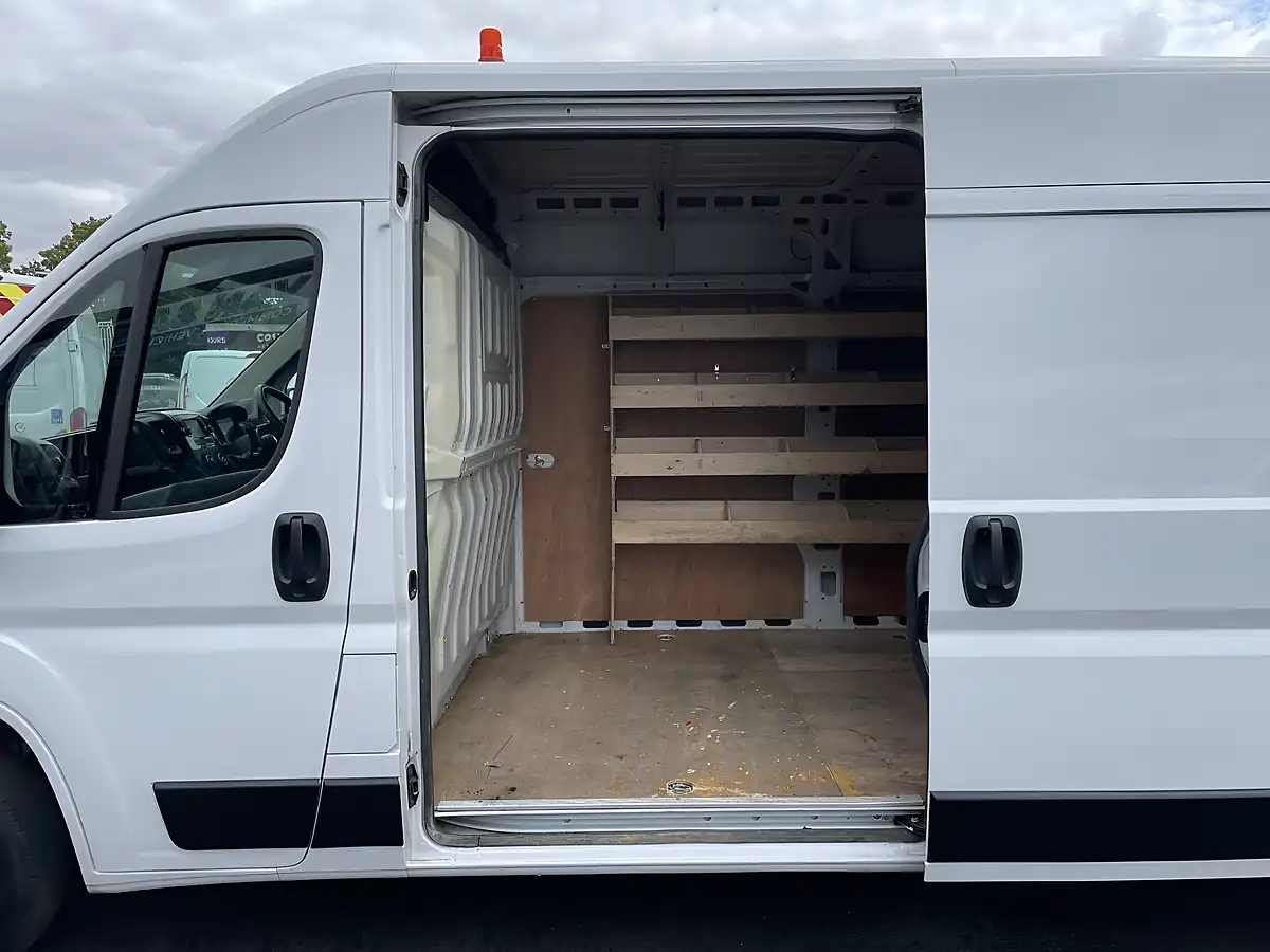 Used 2023 Citroen Relay Enterprise L3H2 White - Interior and Exterior details 11