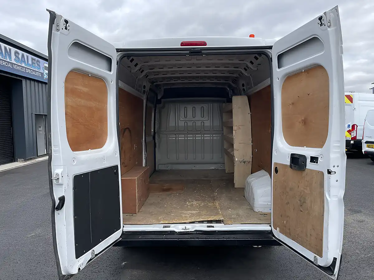 Used 2023 Citroen Relay Enterprise L3H2 White - Interior and Exterior details 12