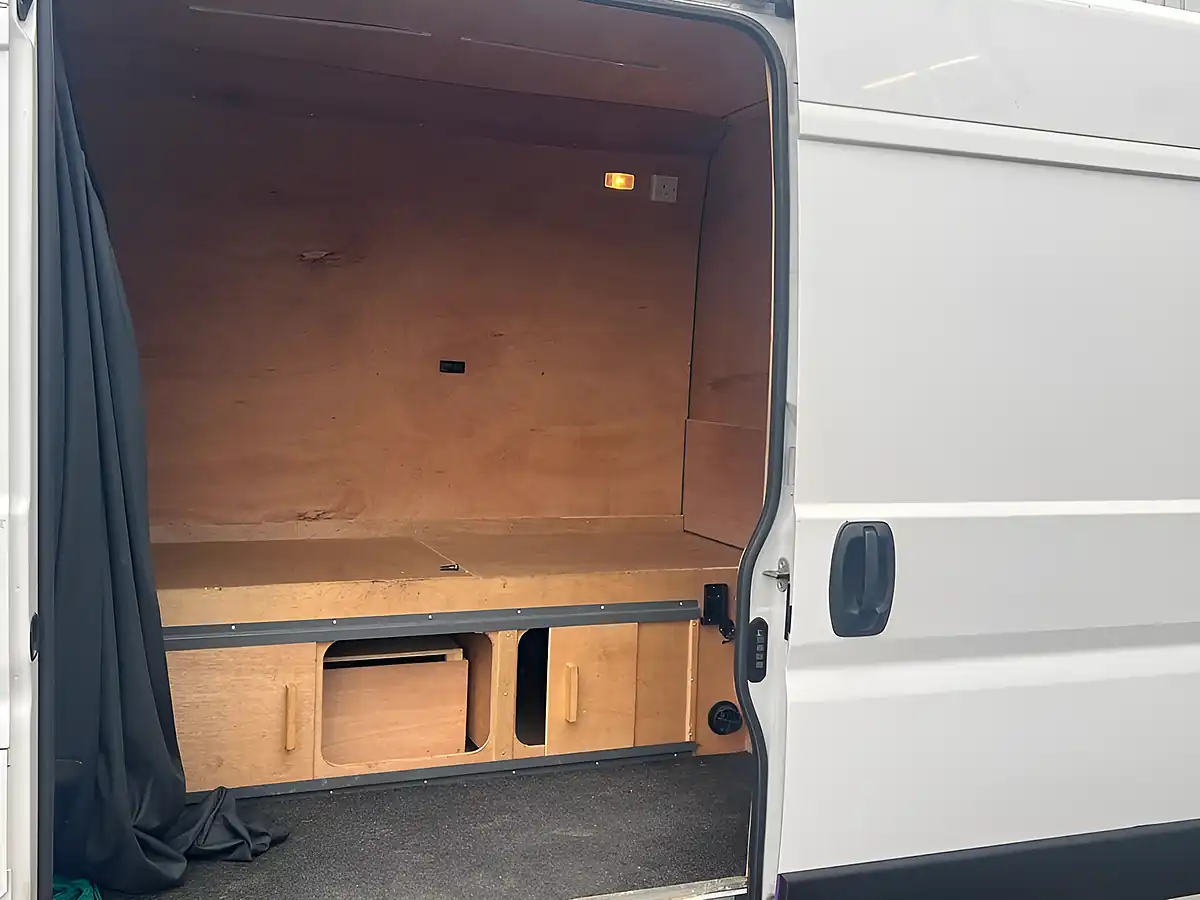 Used 2023 Citroen Relay Enterprise White - Interior and Exterior details 10
