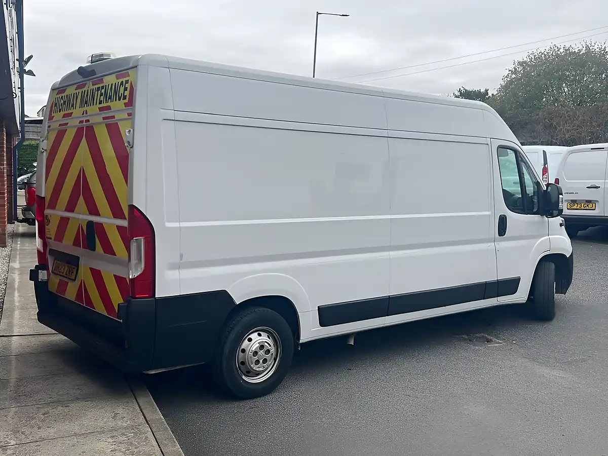 Used 2023 Citroen Relay Enterprise White - Interior and Exterior details 3