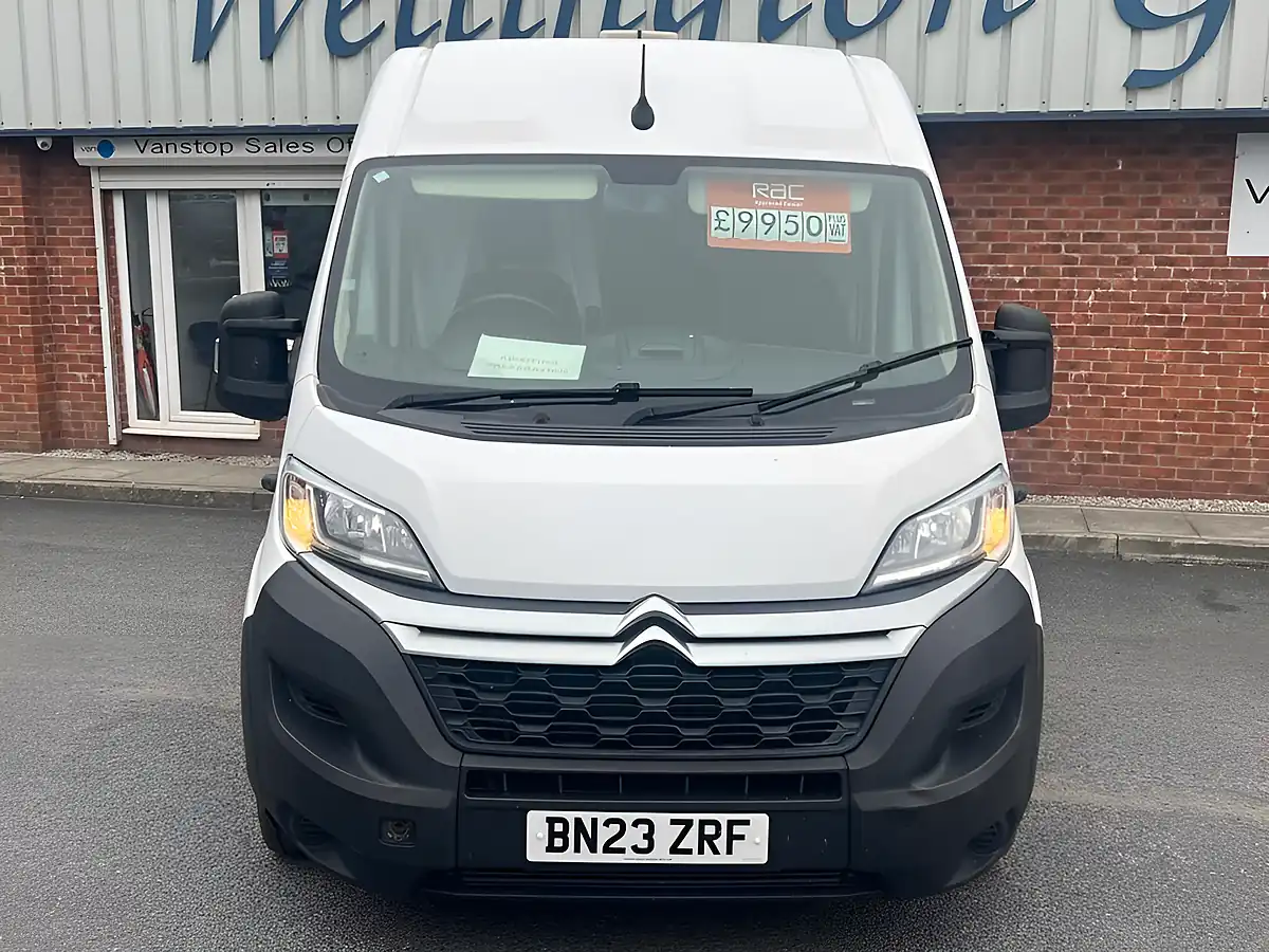 Used 2023 Citroen Relay Enterprise White - Interior and Exterior details 4