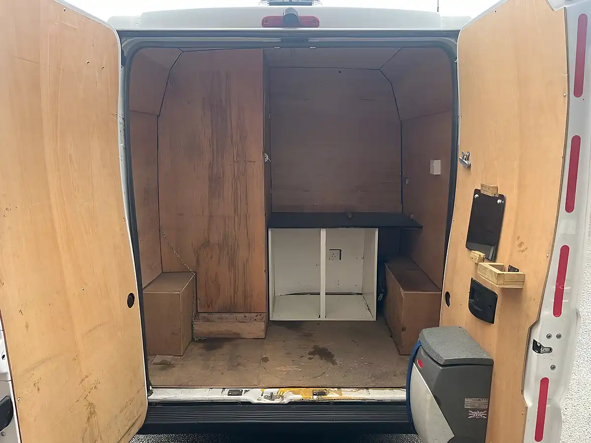 Used 2023 Citroen Relay Enterprise White - Interior and Exterior details 6