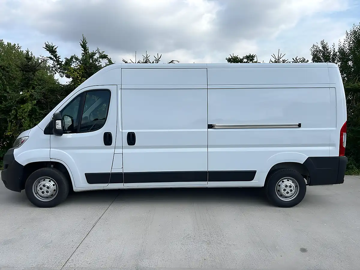 Used 2023 Citroen Relay - Interior and Exterior details 3