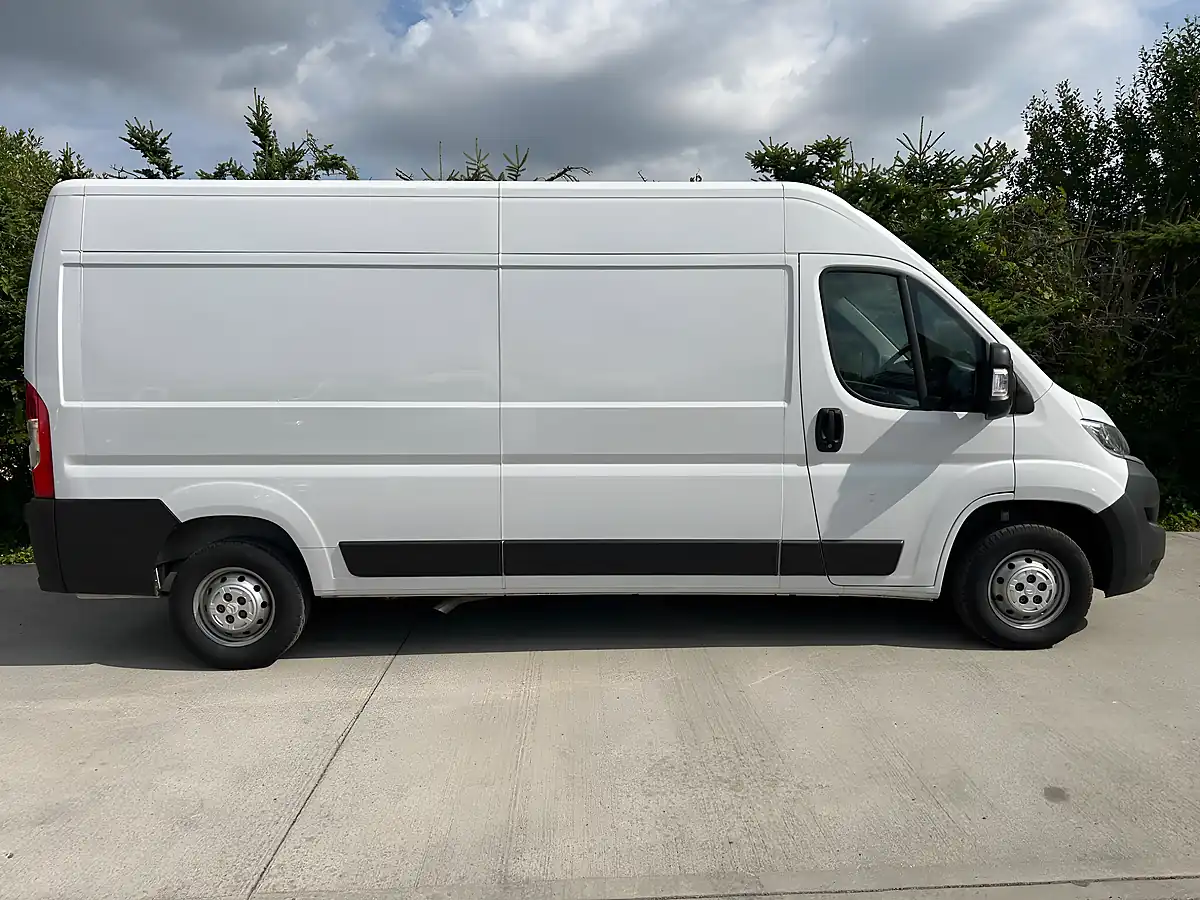 Used 2023 Citroen Relay - Interior and Exterior details 4