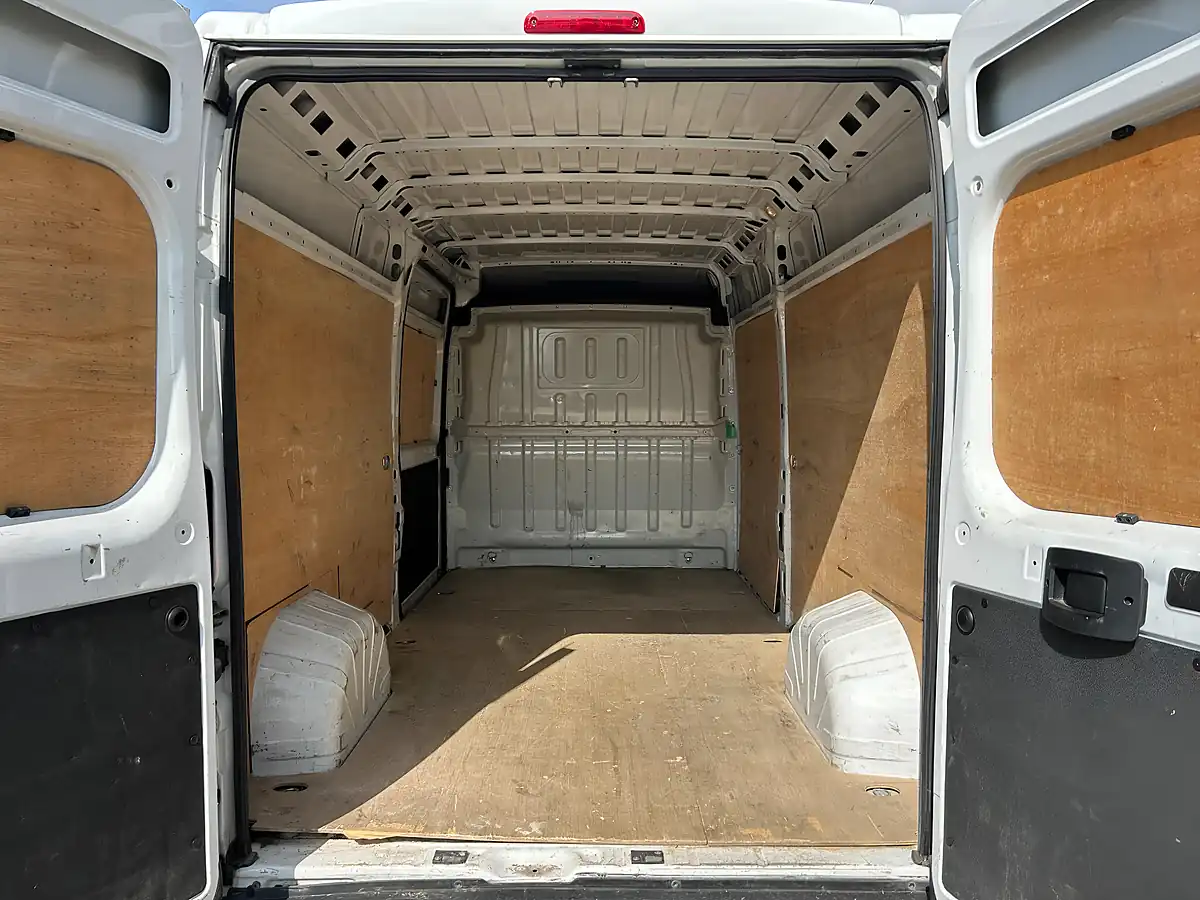 Used 2023 Citroen Relay - Interior and Exterior details 8