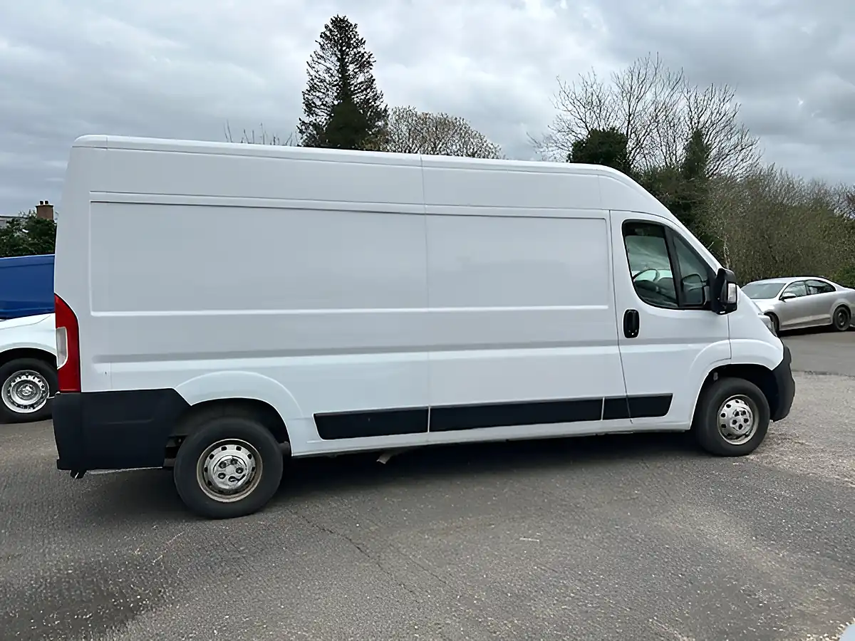 Used 2023 Citroen Relay LM35 Enterprise Lwb White - Interior and Exterior details 12