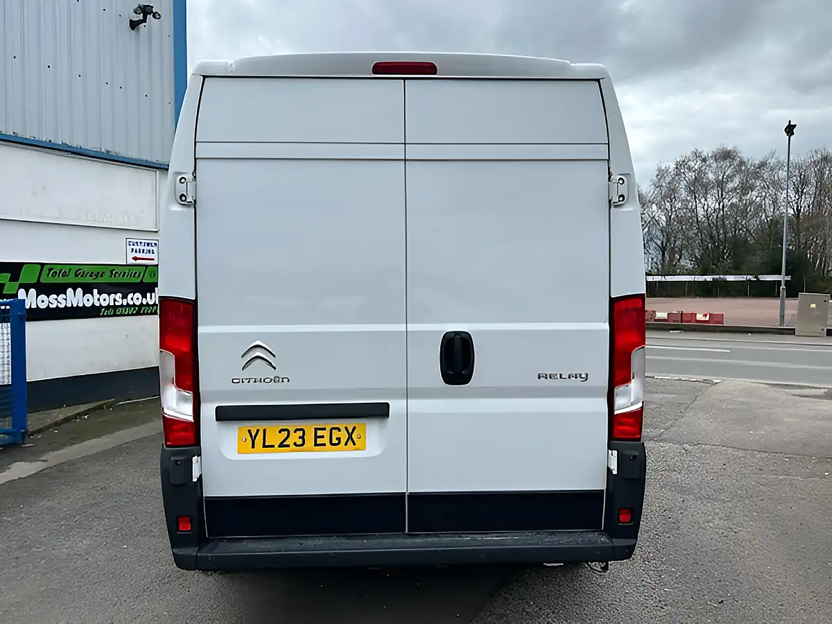 Used 2023 Citroen Relay LM35 Enterprise Lwb White - Interior and Exterior details 8