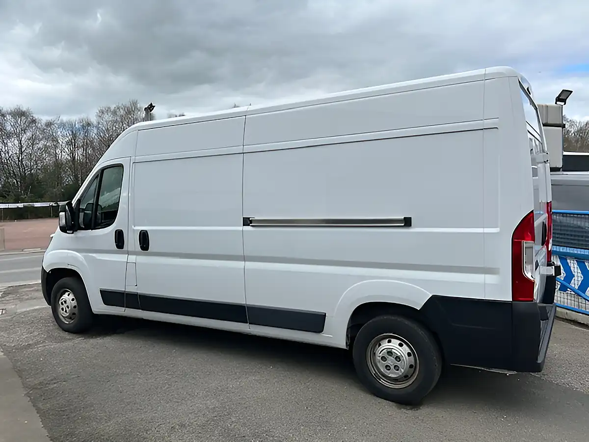 Used 2023 Citroen Relay LM35 Enterprise Lwb White - Interior and Exterior details 9
