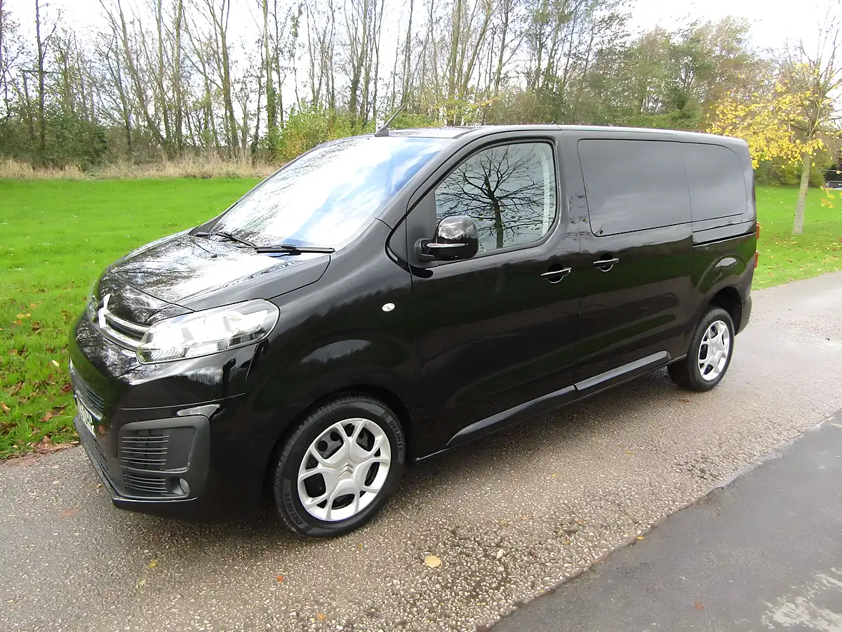 Used 2023 Citroen Space Tourer Business Black - Interior and Exterior details 3