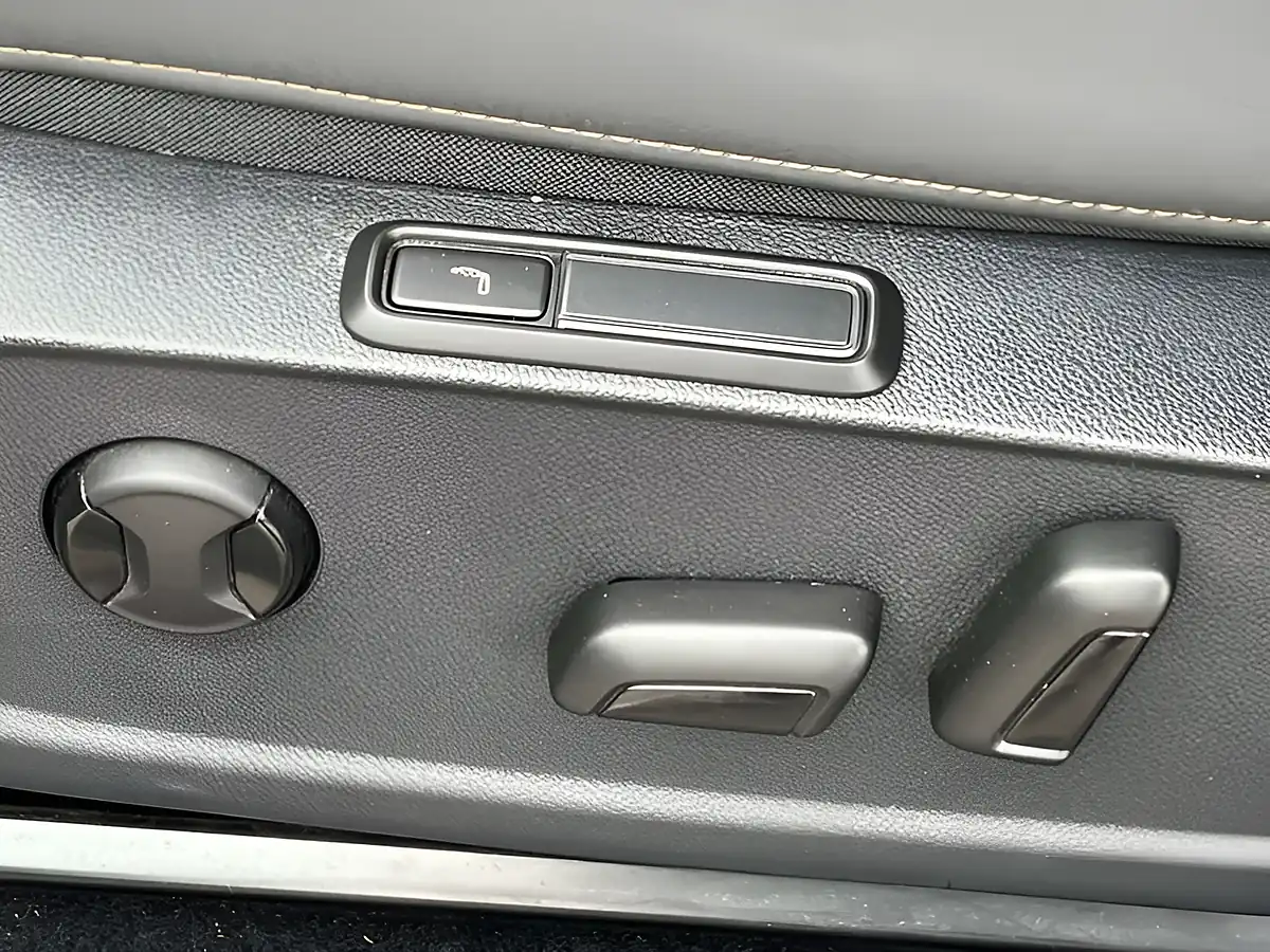 Used 2023 Cupra Born V3 Quasar Grey - Interior and Exterior details 18