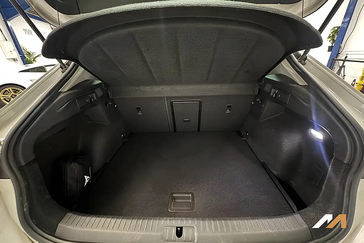 Used 2023 Cupra Formentor V1 White - Interior and Exterior details 16