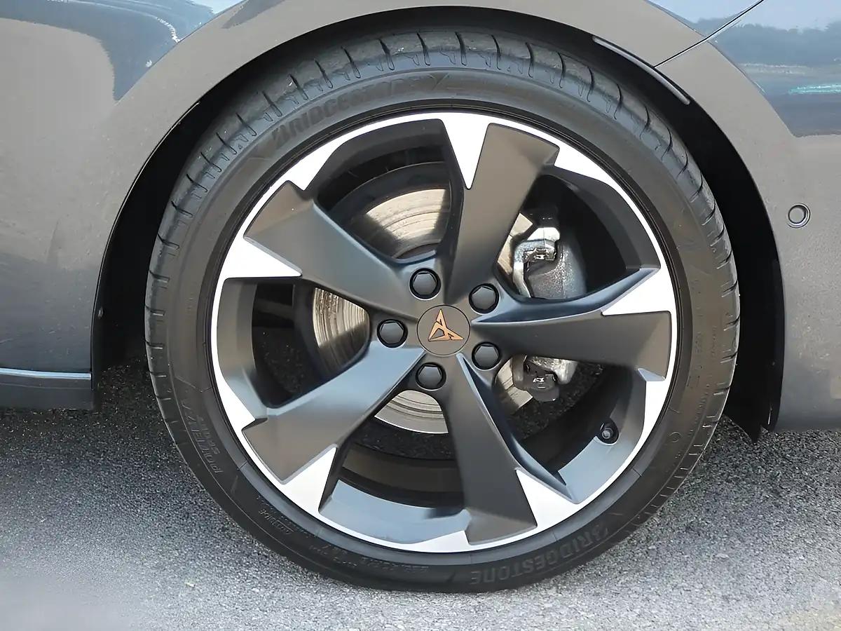Used 2023 Cupra Leon Evo V1 Magnetic Tech Grey Metallic - Interior and Exterior details 18