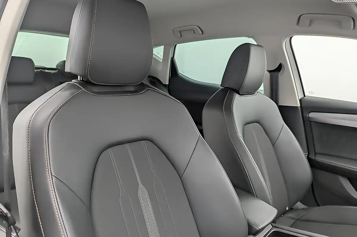 Used 2023 Cupra Leon V1 White - Interior and Exterior details 12