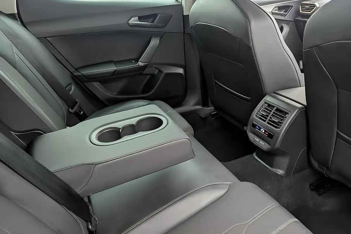 Used 2023 Cupra Leon V1 White - Interior and Exterior details 15