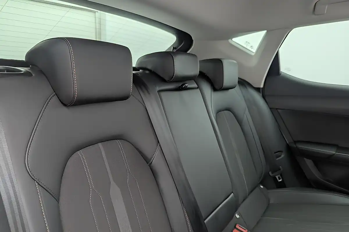 Used 2023 Cupra Leon V1 White - Interior and Exterior details 16