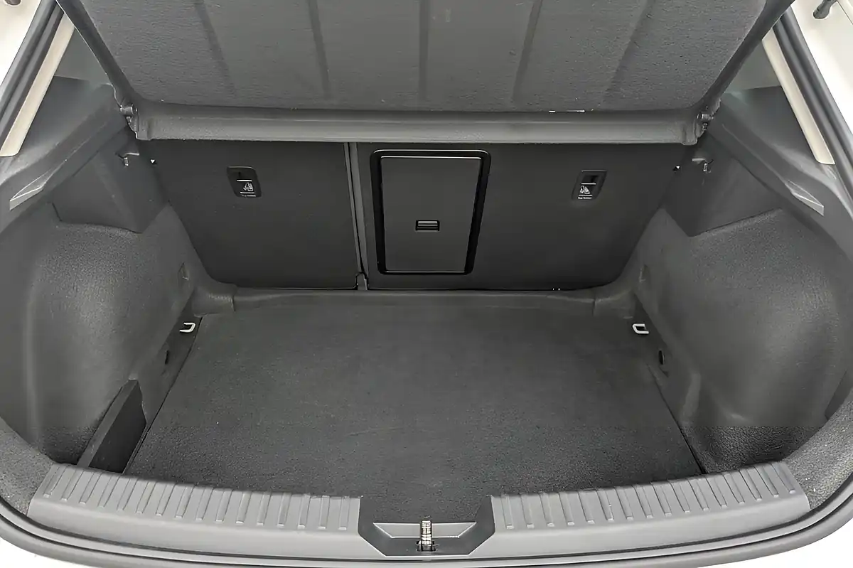 Used 2023 Cupra Leon V1 White - Interior and Exterior details 17