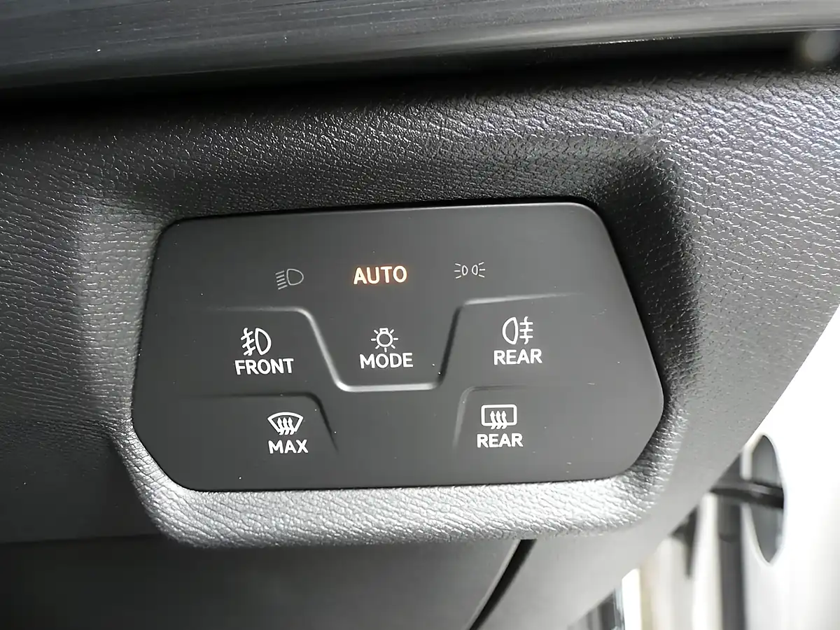 Used 2023 Cupra Leon Vz1 Candy White - Interior and Exterior details 18