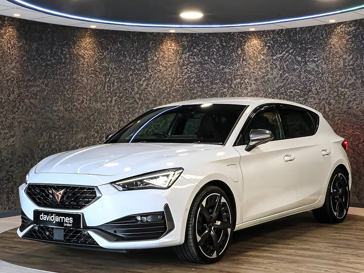 Used 2023 Cupra Leon VZ3 White - Interior and Exterior details 4