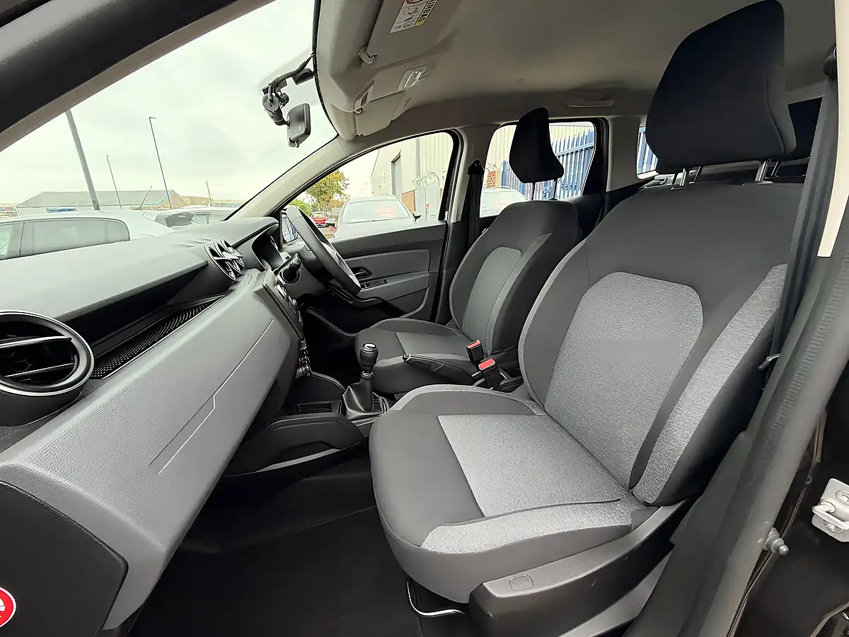 Used 2023 Dacia Duster Essential Black Pearl Metallic - Interior and Exterior details 14