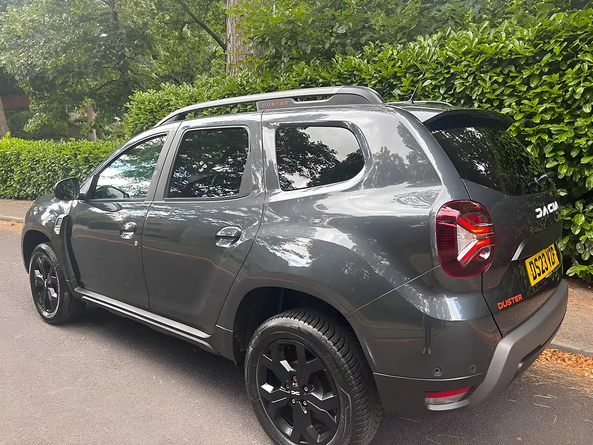 Used 2023 Dacia Duster Extreme Se Grey - Interior and Exterior details 4