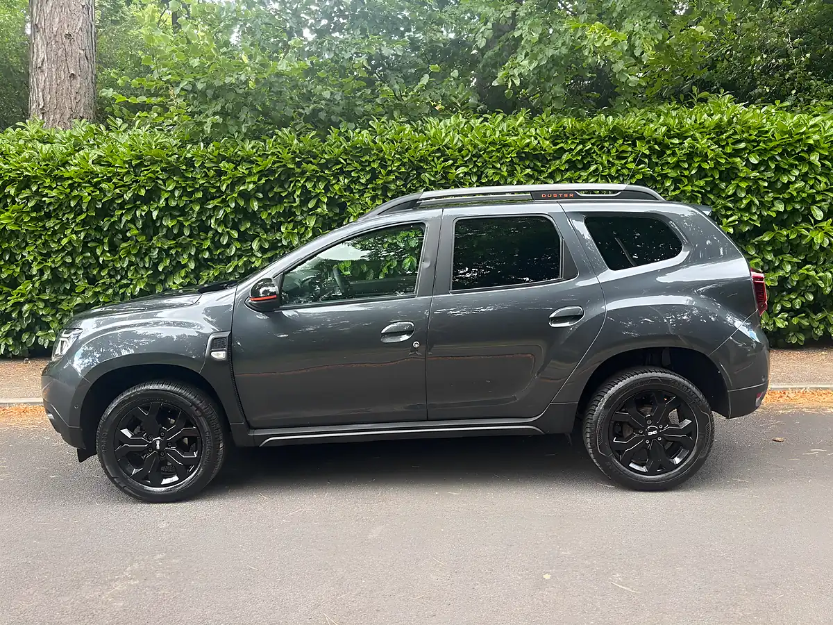 Used 2023 Dacia Duster Extreme Se Grey - Interior and Exterior details 5