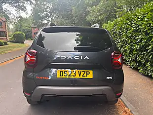 Used 2023 Dacia Duster Extreme Se Grey - Interior and Exterior details 6