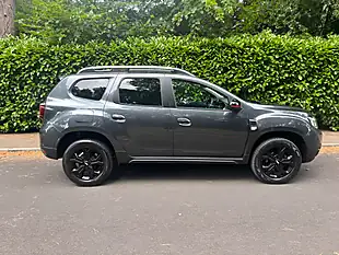 Used 2023 Dacia Duster Extreme Se Grey - Interior and Exterior details 7