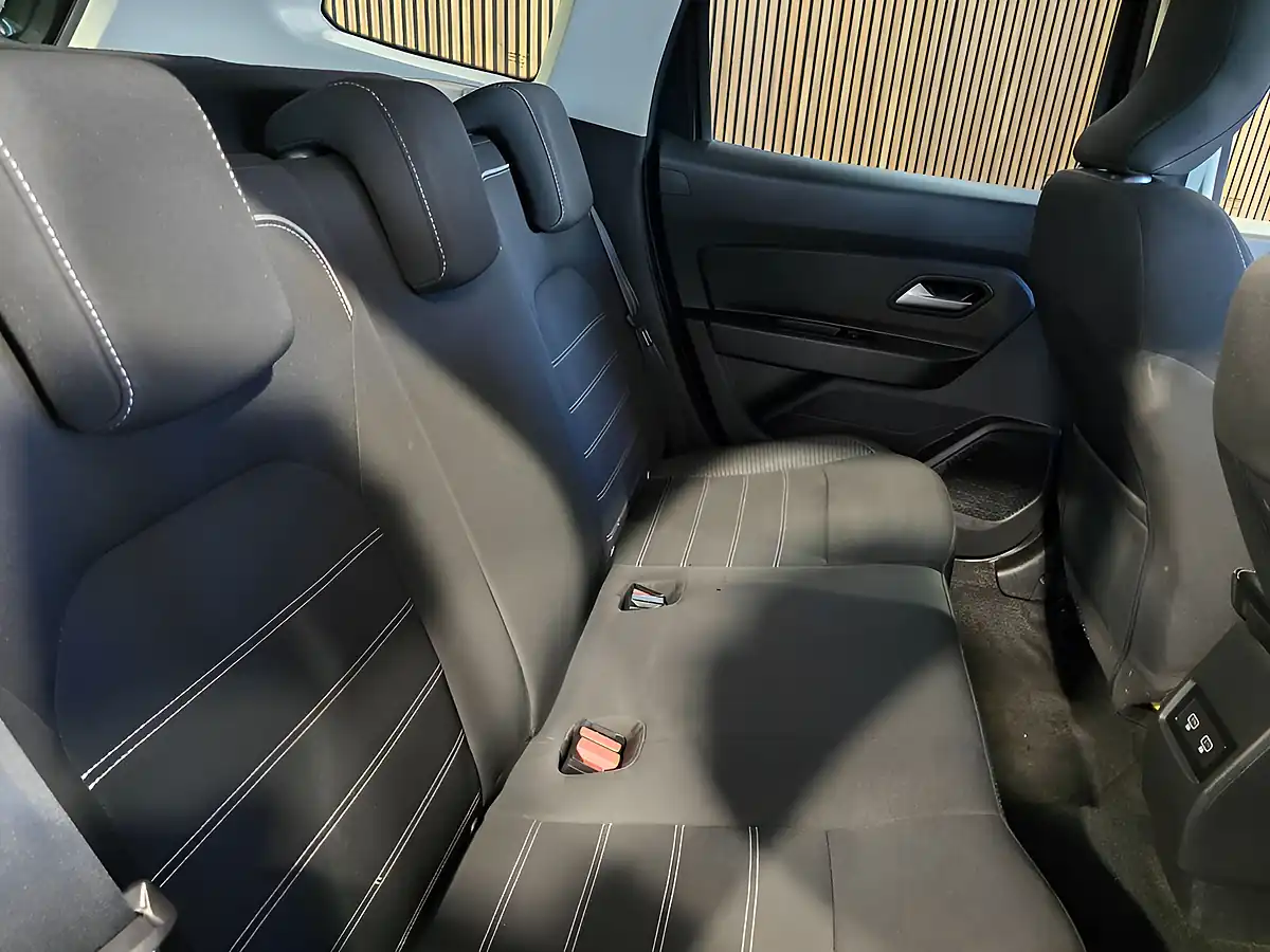 Used 2023 Dacia Duster Journey Black - Interior and Exterior details 15