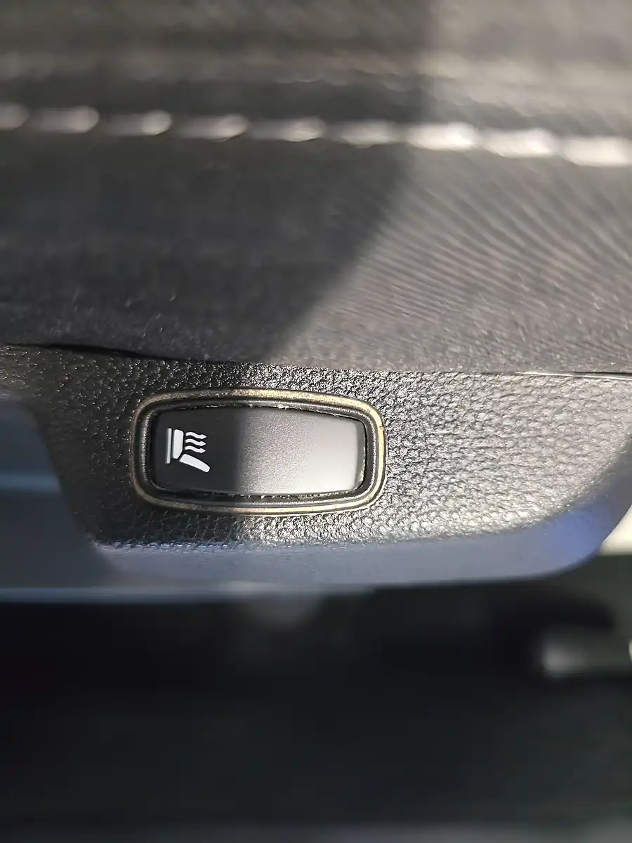 Used 2023 Dacia Duster Journey Black - Interior and Exterior details 20