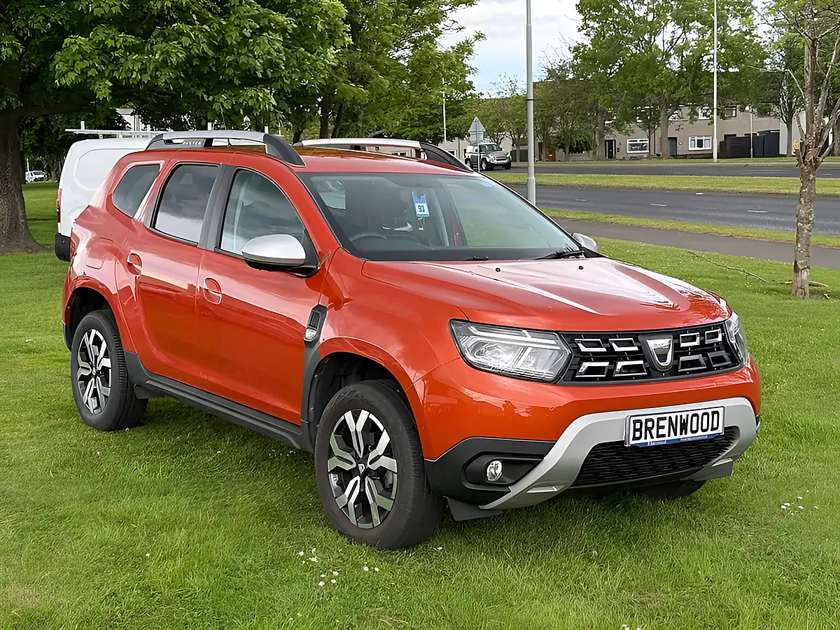 Used 2023 Dacia Duster Prestige Orange - Front View