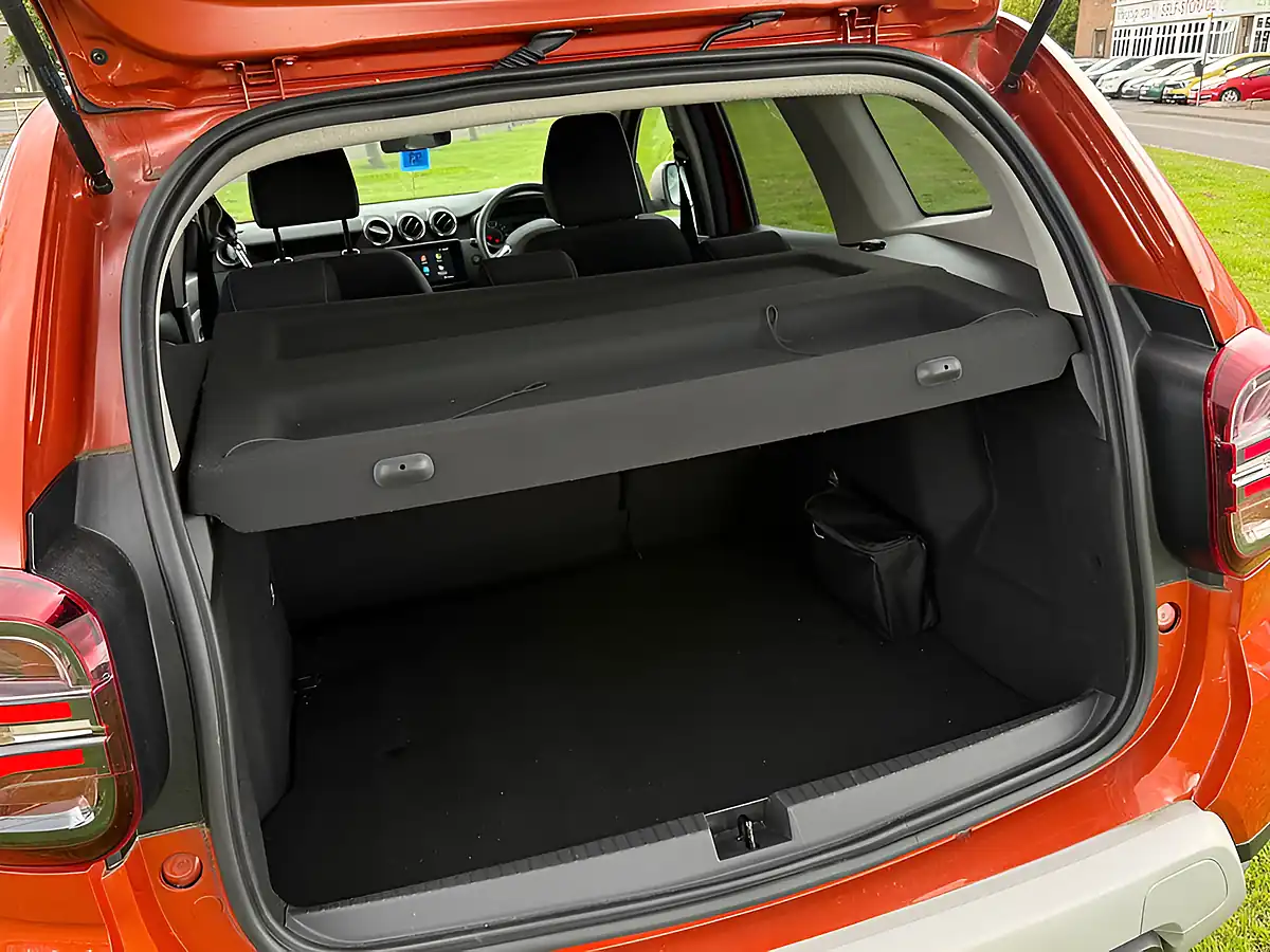 Used 2023 Dacia Duster Prestige Orange - Interior and Exterior details 14