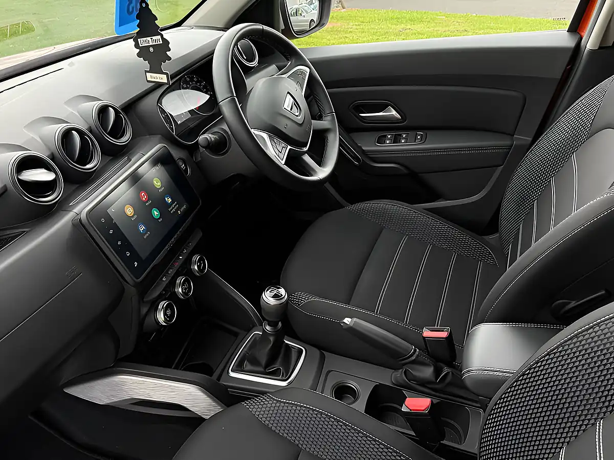 Used 2023 Dacia Duster Prestige Orange - Interior and Exterior details 15