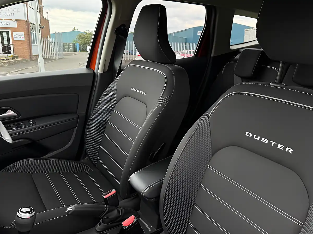 Used 2023 Dacia Duster Prestige Orange - Interior and Exterior details 16
