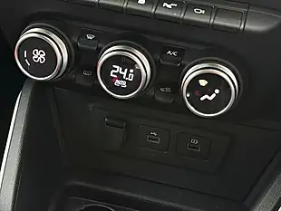 Used 2023 Dacia Duster Prestige Orange - Interior and Exterior details 17
