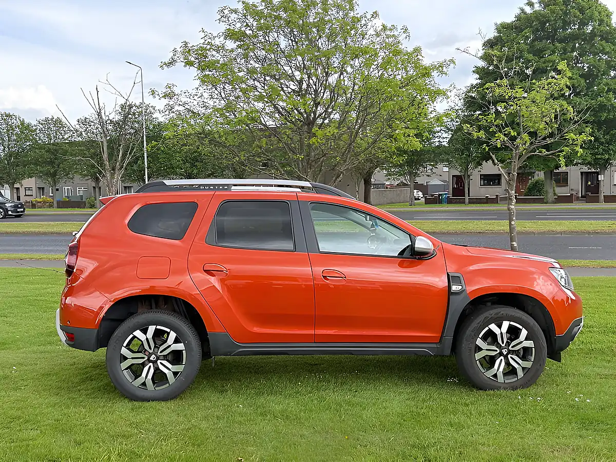Used 2023 Dacia Duster Prestige Orange - Interior and Exterior details 7