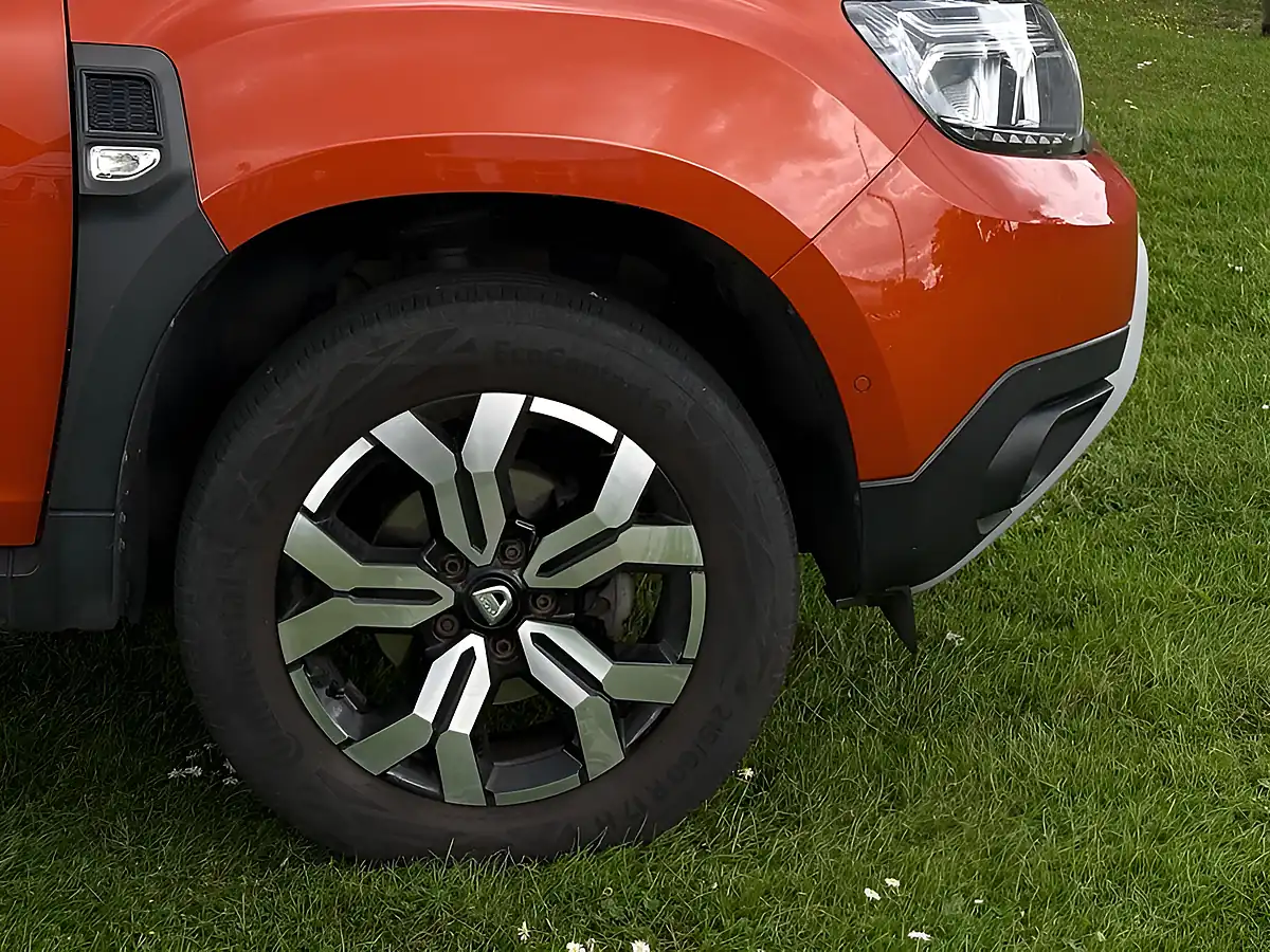 Used 2023 Dacia Duster Prestige Orange - Interior and Exterior details 8