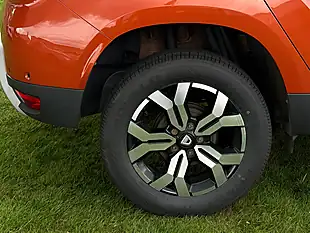 Used 2023 Dacia Duster Prestige Orange - Interior and Exterior details 9