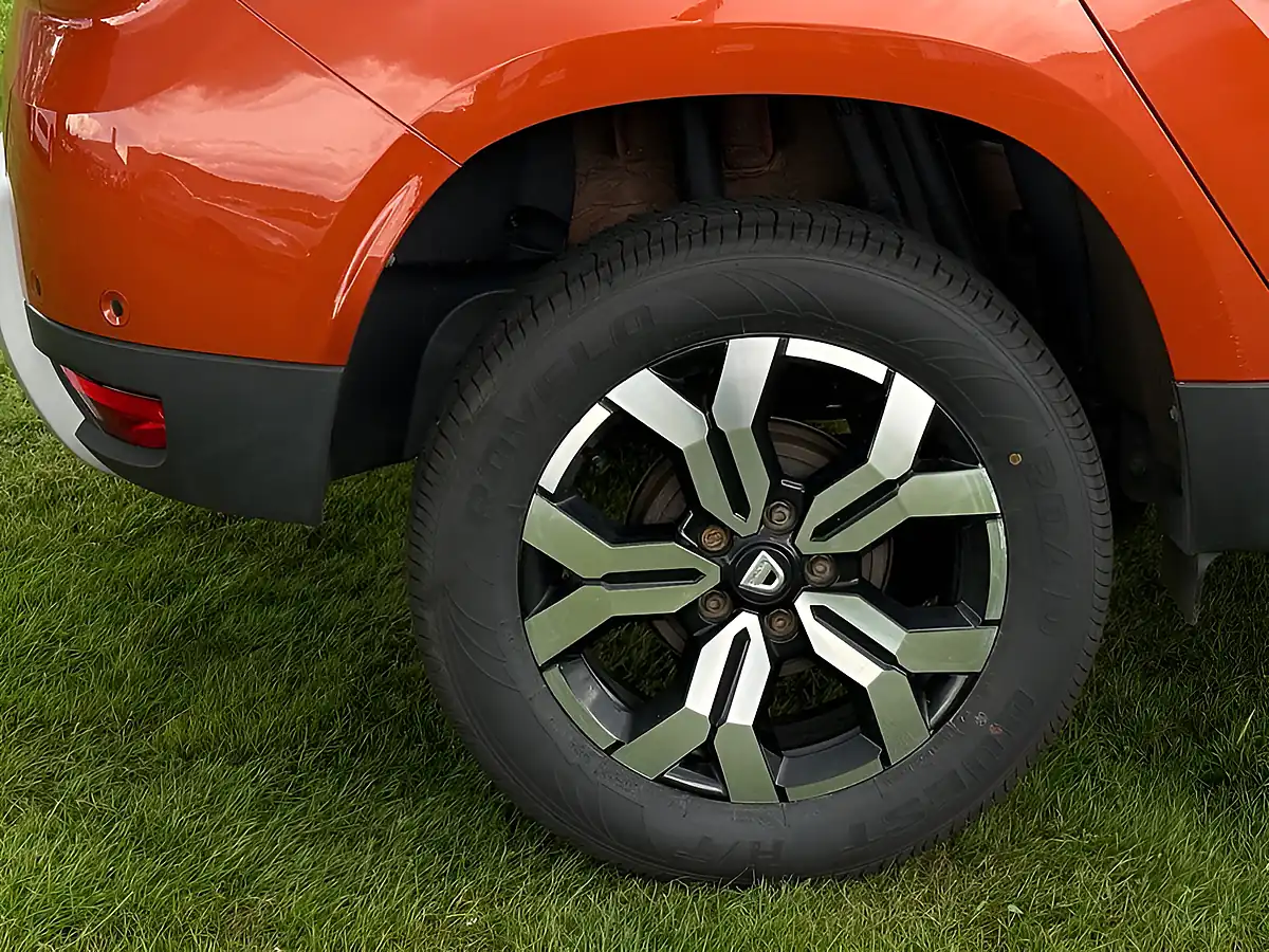 Used 2023 Dacia Duster Prestige Orange - Interior and Exterior details 9