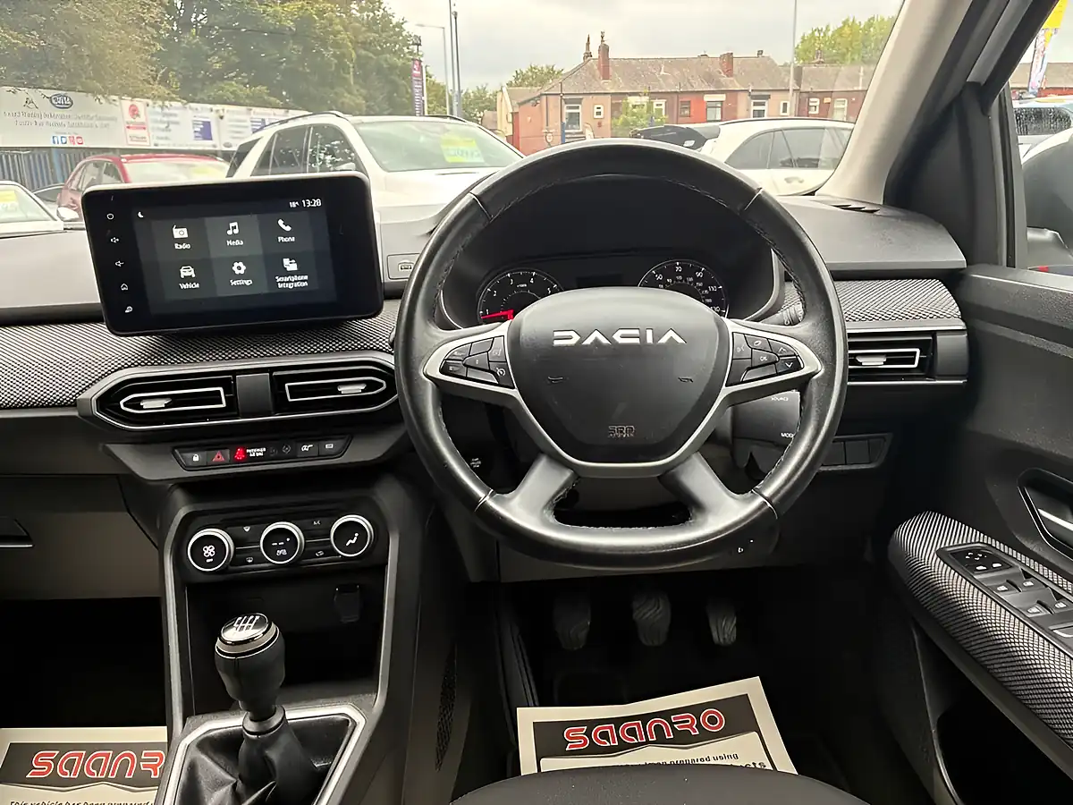 Used 2023 Dacia Jogger Expression White - Interior and Exterior details 16